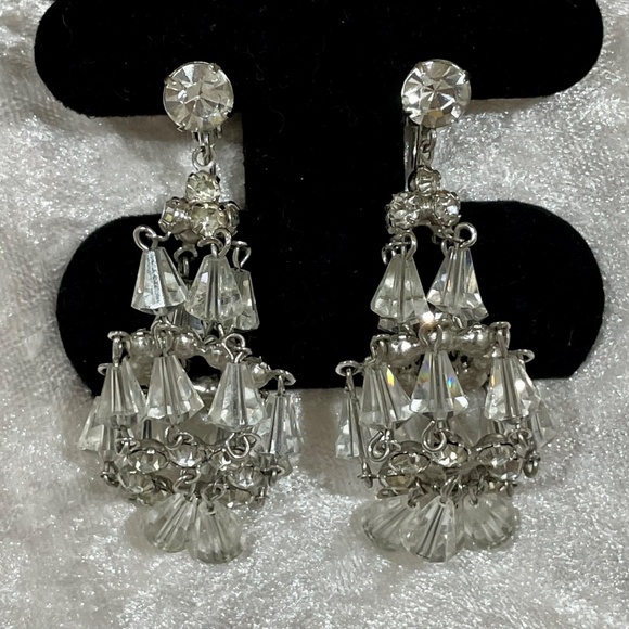 Vintage HATTIE CARNEGIE Austrian Crystal Chandelier Earrings RARE Retro Chic - Picture 5 of 15